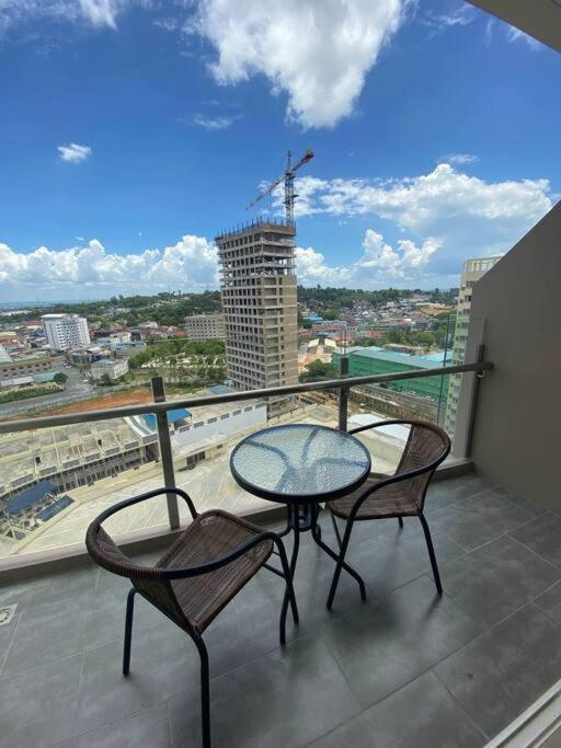 Nagoya Thamrin Apartment High Floor With View Buitenkant foto