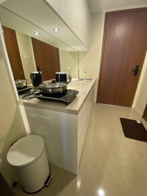 Nagoya Thamrin Apartment High Floor With View Buitenkant foto