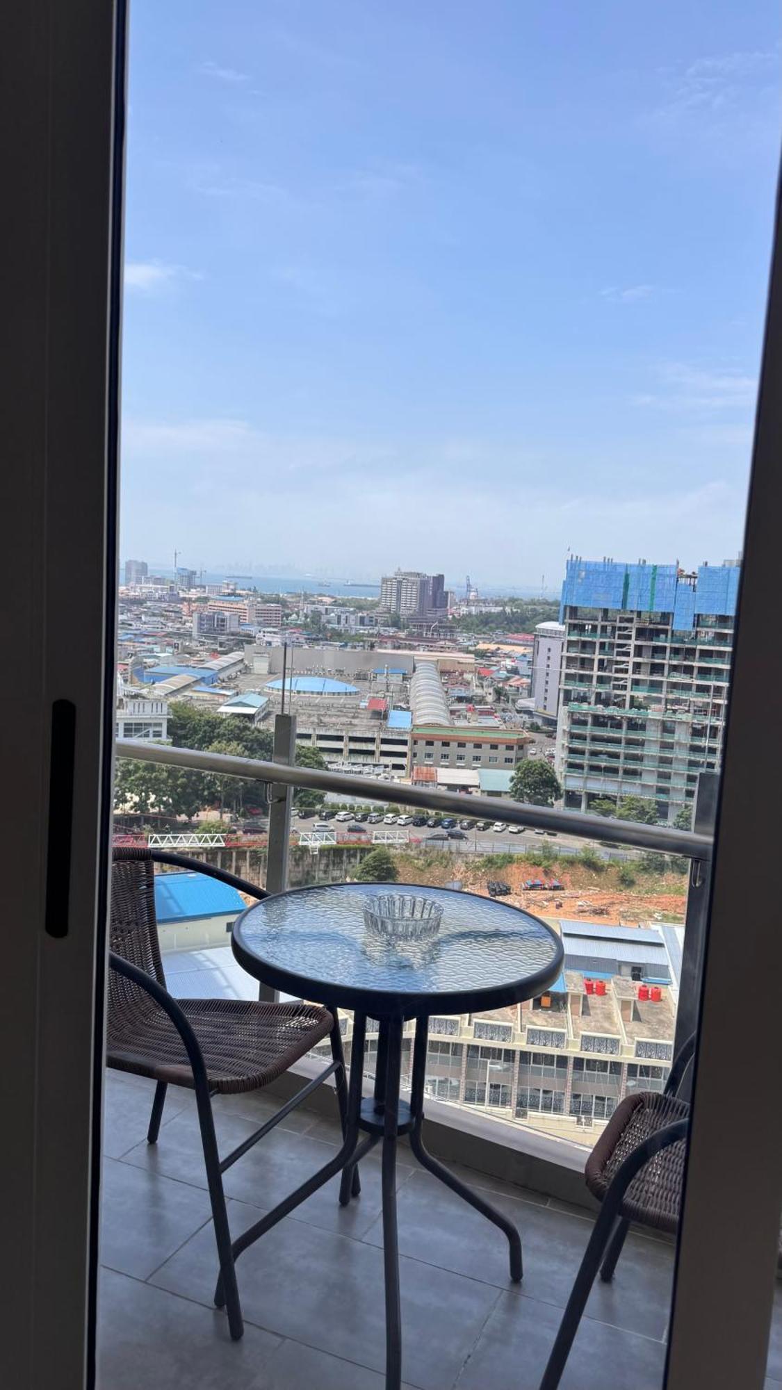 Nagoya Thamrin Apartment High Floor With View Buitenkant foto
