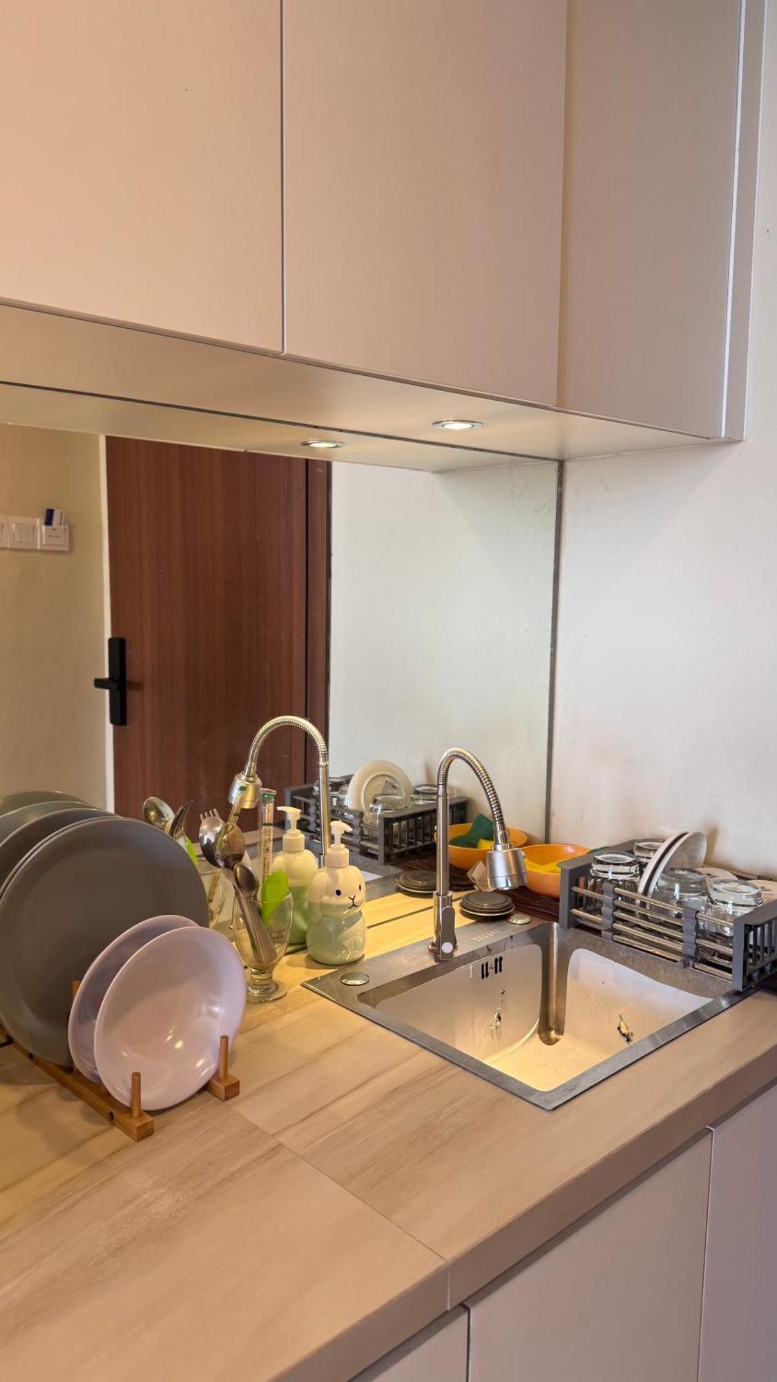 Nagoya Thamrin Apartment High Floor With View Buitenkant foto